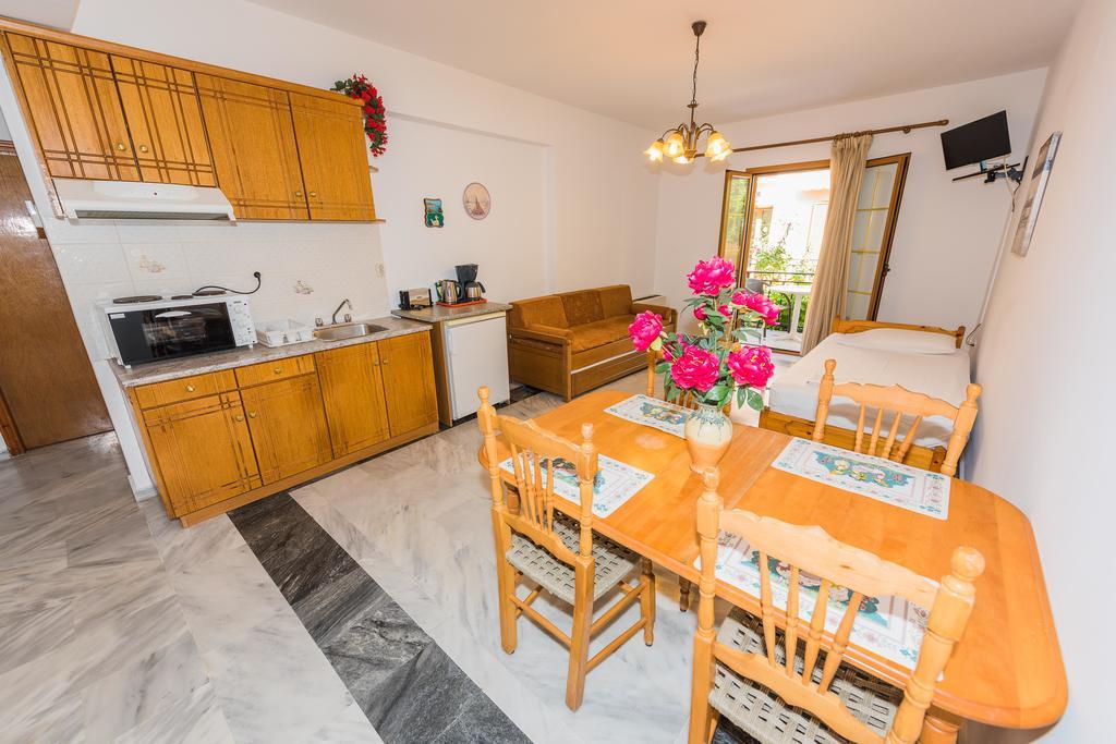 Christinantzela Apartments Kokkari Dış mekan fotoğraf